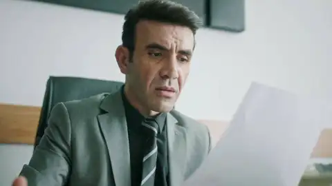 Secretos de familia - Pars es nombrado Fiscal Jefe del distrito de Estambul Secretos de familia - Pars es nombrado Fiscal Jefe del distrito de Estambul