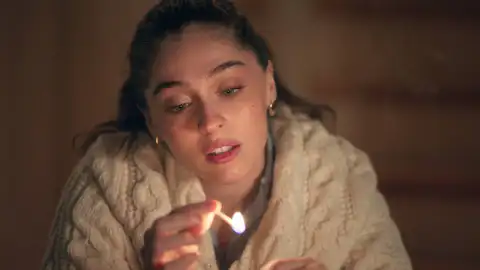 Ela jura vengarse de toda la familia de Civan Ela jura vengarse de toda la familia de Civan