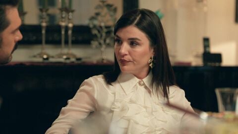 Tufan desenmascara a Nur al descubrir que İpek no es su hija y Ela descubre que &eacute;l atropell&oacute; a su padre