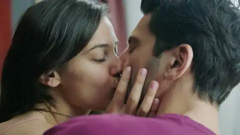 Secretos de familia - Ceylin e Ilgaz se casan y celebran una boda de verdad Secretos de familia - Ceylin e Ilgaz se casan y celebran una boda de verdad