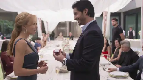 Gael y Leona anuncian su compromiso ante los Torrenegro y desatan la furia de Columba Gael y Leona anuncian su compromiso ante los Torrenegro y desatan la furia de Columba