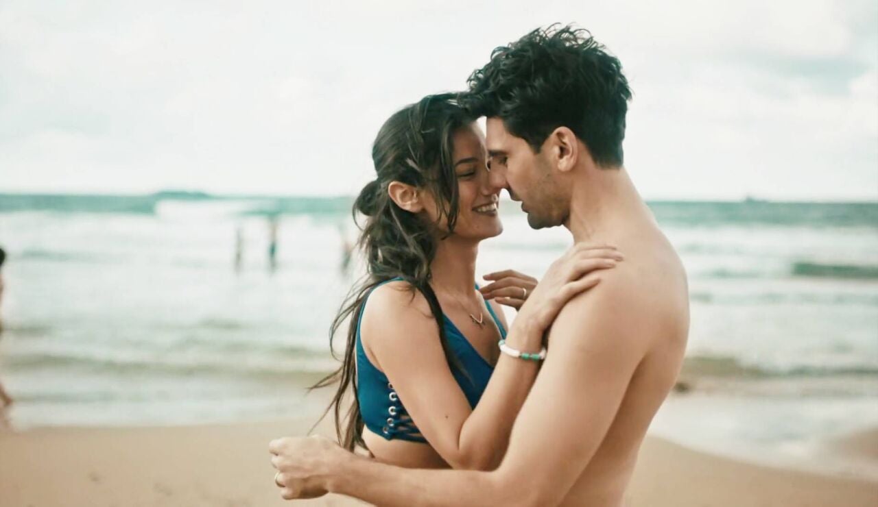 Secretos de familia - Ilgaz encuentra pistas entre sus recuerdos con Ceylin