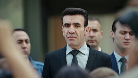 Secretos de familia - Pars organiza una rueda de prensa contra el asesino