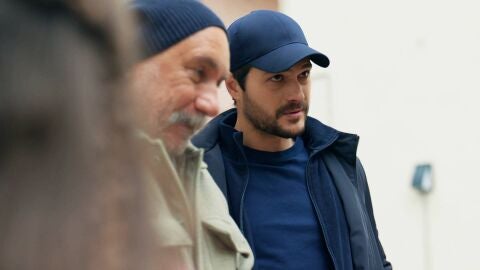 Civan se presenta en casa, después de un tiempo desaparecido, acompañado de Neco