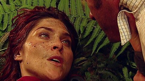 D&iacute;nora empeora en la selva pantanosa y se siente traicionada por Fernando al querer abandonarla all&iacute; 