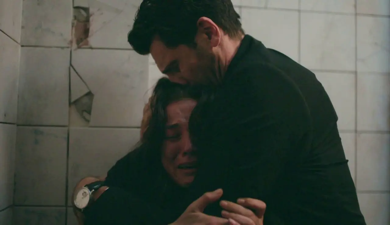 Secretos de familia - Ilgaz rescata a Ceylin del zulo y piensan que Burak es el asesino