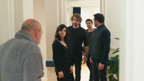 Así reaccionan Nur y Mali al ver a Neco en su casa 