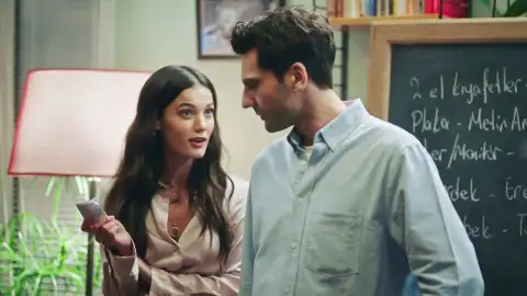 Secretos de Familia - Ceylin se encarga de buscar a Serdar porque Çinar sospecha de él Secretos de Familia - Ceylin se encarga de buscar a Serdar porque Çinar sospecha de él