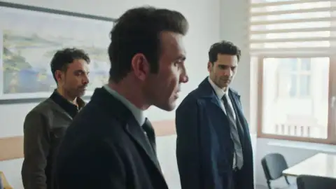 Secretos de familia - Ilgaz, Pars y Eren se quedan temporalmente sin trabajo Secretos de familia - Ilgaz, Pars y Eren se quedan temporalmente sin trabajo