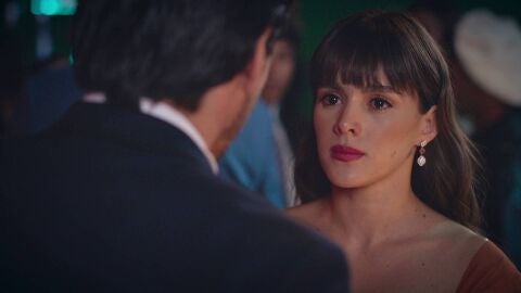 Ana descubre que Alberto tuvo una avntura con Sara