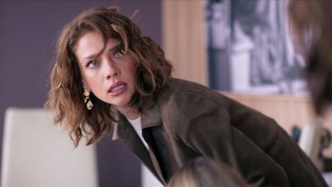 Velvet el nuevo imperio - Gloria descubre que la tripa de embarazada de Cristina es falsa