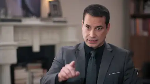 Velvet el nuevo imperio - Las imágenes íntimas de Cristina y Víctor salen a la luz y lo cambian todo Velvet el nuevo imperio - Las imágenes íntimas de Cristina y Víctor salen a la luz y lo cambian todo