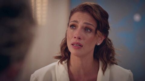 Velvet el nuevo imperio - Cristina organiza un plan para acabar con la carrera de Ana en p&uacute;blico