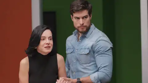 Camila teme perder el amor de Ana Julia y se enfrenta a Leona Camila teme perder el amor de Ana Julia y se enfrenta a Leona