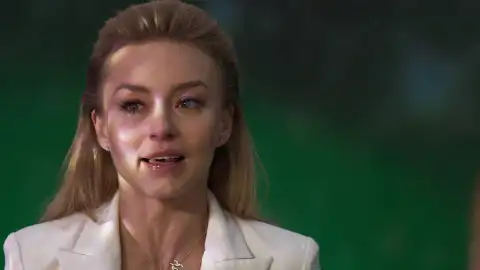 Leona les confiesa a Ana Julia y a Benjamín la verdad: ella es su madre biológica y Gael es su padre Leona les confiesa a Ana Julia y a Benjamín la verdad: ella es su madre biológica y Gael es su padre