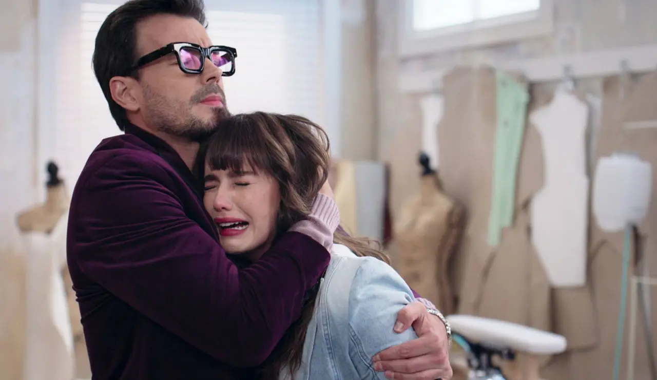 Velvet el nuevo imperio - Carlos anuncia que Alberto está muerto