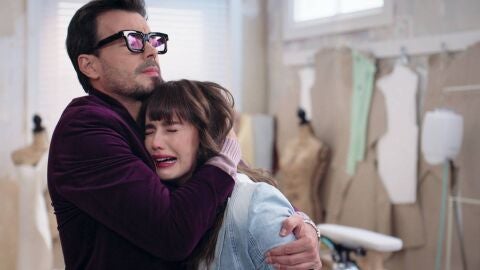 Velvet el nuevo imperio - Carlos anuncia que Alberto est&aacute; muerto