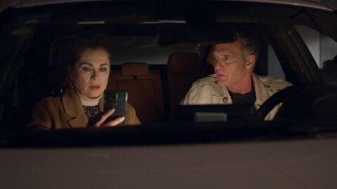 Josefa recibe un mensaje anónimo sobre la infidelidad de Ramsés 