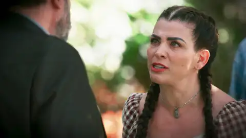 Me atrevo a amarte - Crisanta huye con sus hijos de Fernando Pérez-Soler y muere Me atrevo a amarte - Crisanta huye con sus hijos de Fernando Pérez-Soler y muere