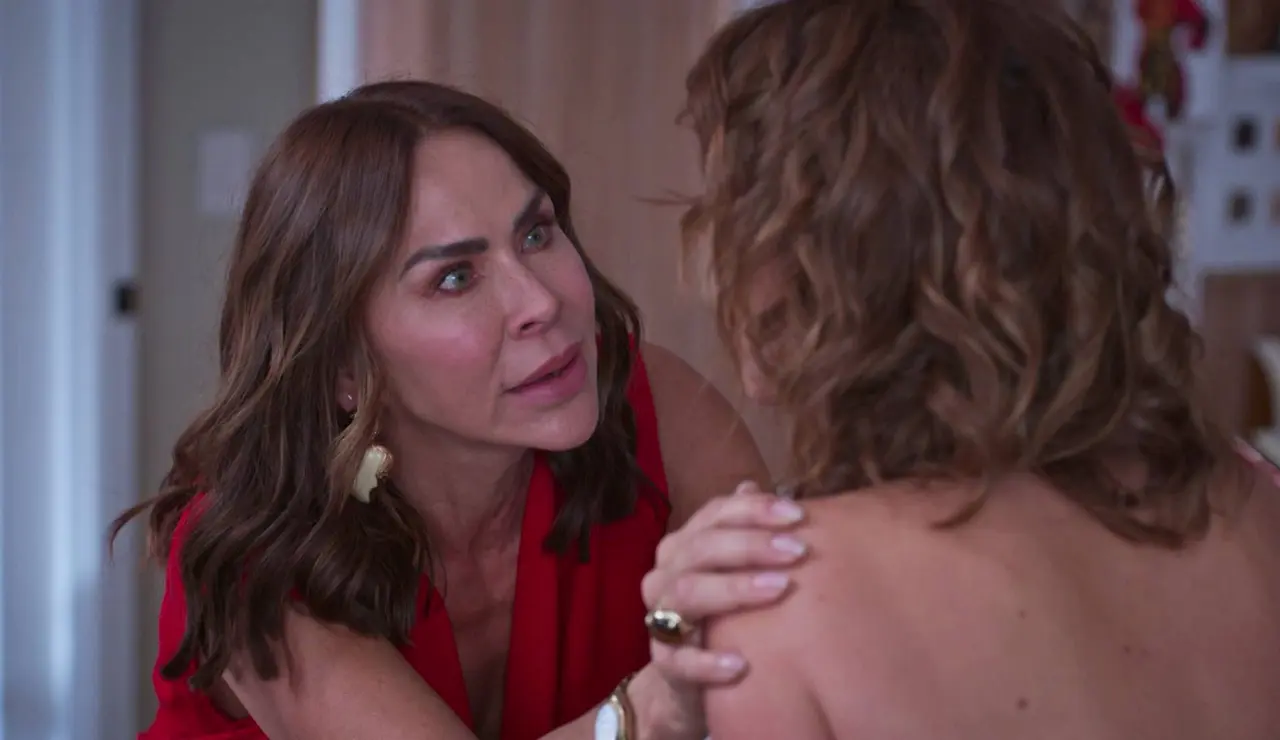Velvet el nuevo imperio - Gloria cuenta en secreto a Cristina que Alberto está vivo