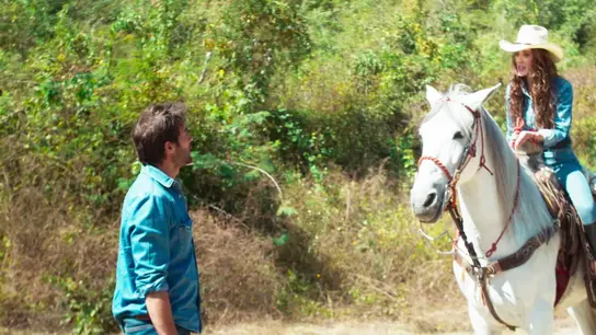 Me atrevo a amarte - Alejandro se choca con Victoria y se queda prendado de ella Me atrevo a amarte - Alejandro se choca con Victoria y se queda prendado de ella