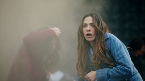 Secretos de familia - Una bomba explota en el coche de Ilgaz y deja heridos a Pars y Metin