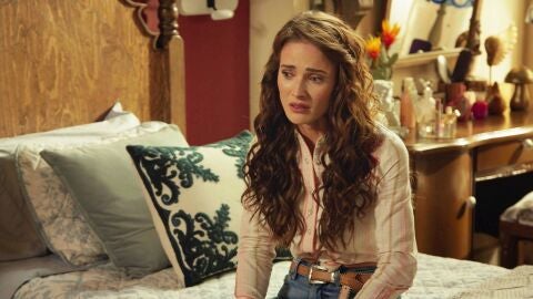 Me atrevo a amarte - Victoria est&aacute; triste por la aparici&oacute;n de Lucrecia, la supuesta novia de Alejandro