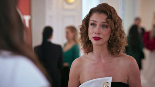 Velvet el nuevo imperio - Cristina vuelve a Velvet y conoce al hijo de Ana
