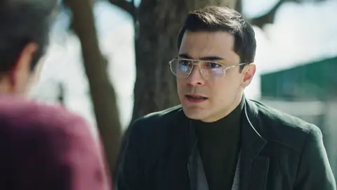 Ceylin quiere usar a Omër para acabar con Yekta pero Yekta va a hacer lo mismo contra Ilgaz Ceylin quiere usar a Omër para acabar con Yekta pero Yekta va a hacer lo mismo contra Ilgaz