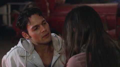 Andr&eacute;s sale del calabozo y toma una decisi&oacute;n arriesgada: huir con Elsa 