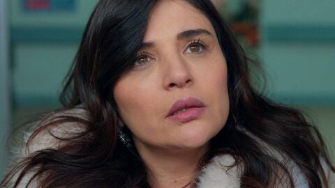 Nur acusa a Ela de empujarla por las escaleras y logra que toda la familia se ponga en su contra