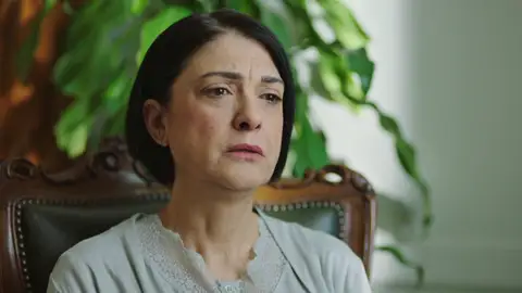 Secretos de familia - La madre de Ömer dice que su hijo murió Secretos de familia - La madre de Ömer dice que su hijo murió