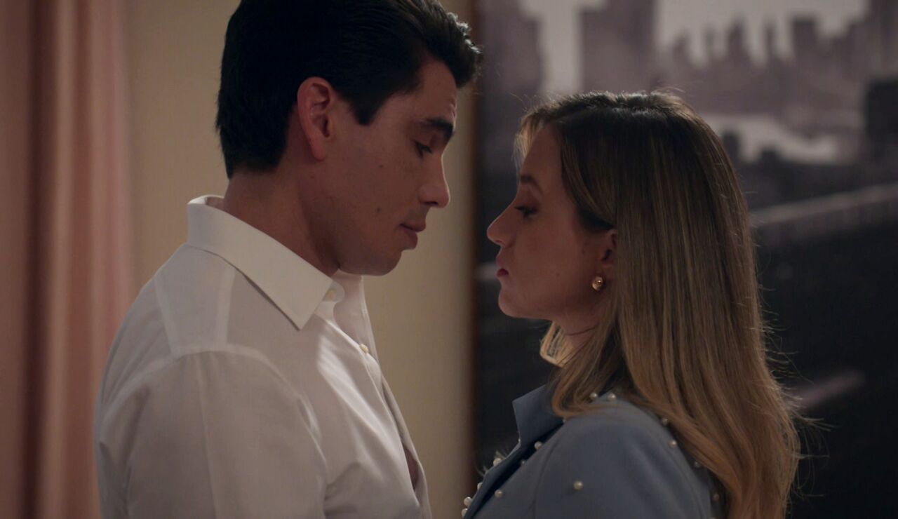 B&aacute;rbara se divorcia de Enrique que, ya libre, &iexcl;vuelve a los brazos de Valeria!