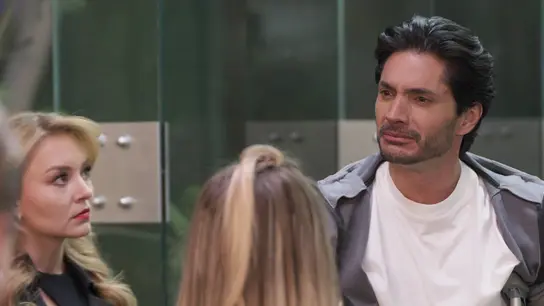 Gael se despide de su familia antes de entregarse a las autoridades Gael se despide de su familia antes de entregarse a las autoridades
