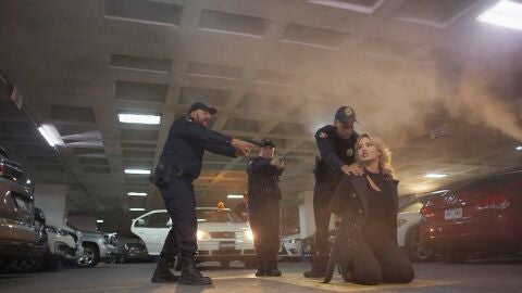 Columba consigue escapar y detienen a Leona por ir armada