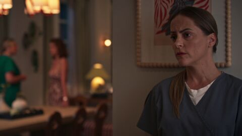 Tania le dice a Alberto que no se tome las pastillas que le da Cristina