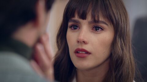 Alberto aparece justo cuando Ana va a casarse con Carlos