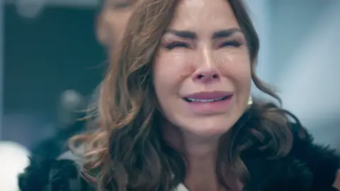 Gloria y Carlos pagan por todos sus crímenes y delitos Gloria y Carlos pagan por todos sus crímenes y delitos