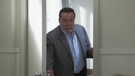 Héctor rescata a Estela del psiquátrico Héctor rescata a Estela del psiquátrico