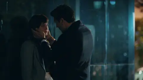 Ceylin e Ilgaz se unen ante el dolor por el rechazo de su hija Ceylin e Ilgaz se unen ante el dolor por el rechazo de su hija