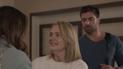 Estela se reencuentra con su hija Elsa tras escapar del psquiátrico