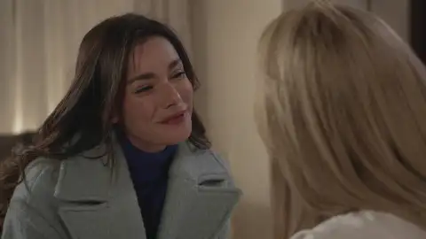 Elsa recupera a su madre tras escaparse del psquiátrico y descubre por qué su padre Armando la internó Elsa recupera a su madre tras escaparse del psquiátrico y descubre por qué su padre Armando la internó