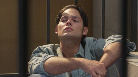 Ni la distancia logra separar a Elsa y Andr&eacute;s: no dejan de pensar el uno en el otro 