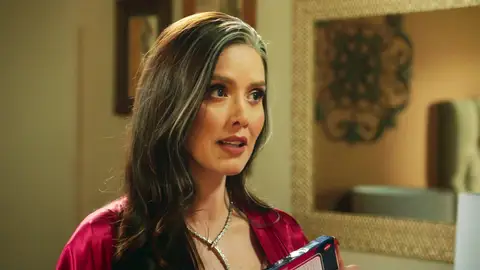 Déborah pide a Lucrecia que se quede embarazada para fingir que es de Alejandro Déborah pide a Lucrecia que se quede embarazada para fingir que es de Alejandro