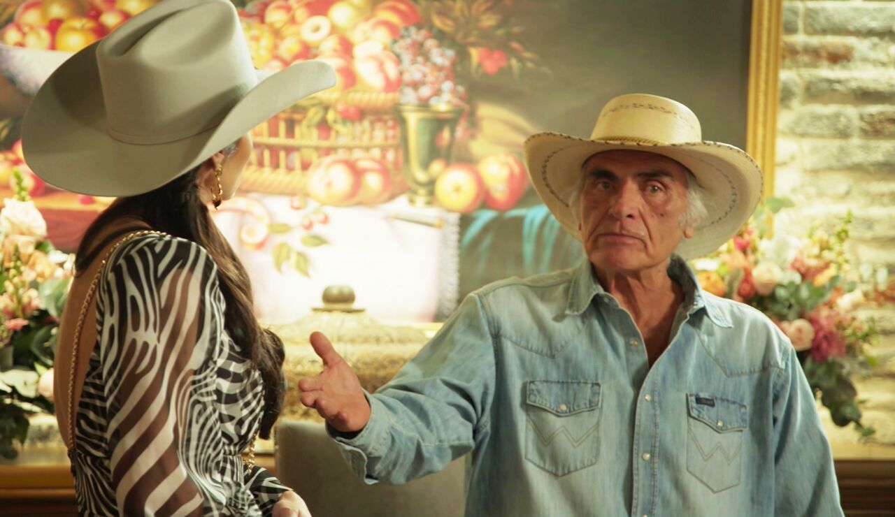 Dionisio revela que el beb&eacute; de D&eacute;borah lo tiene Delfino