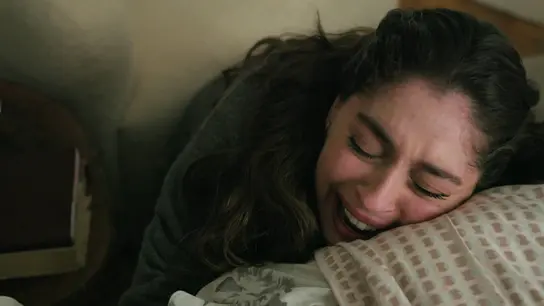 Leyla se enfrenta a uno de los momentos más duros de su vida: la muerte de su madre adoptiva Leyla se enfrenta a uno de los momentos más duros de su vida: la muerte de su madre adoptiva