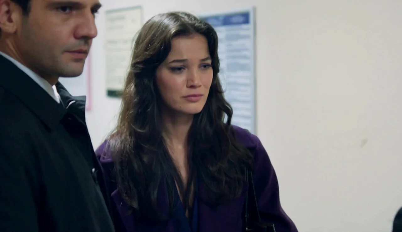 Tülin muere al descubrir que su hija está viva