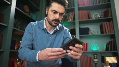 Tufan descubre que Nur y Mali son amantes