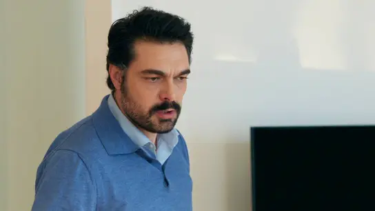 Tufan vigila a Nur y a Mali con un localizador y les exige que tengan otro hijo para salvar a Civan Tufan vigila a Nur y a Mali con un localizador y les exige que tengan otro hijo para salvar a Civan