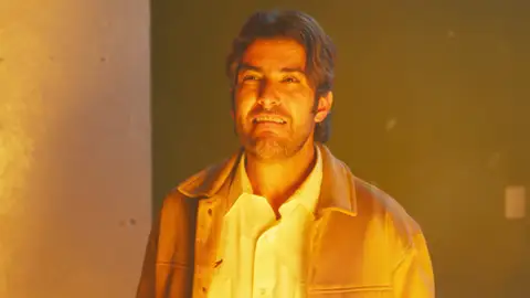 Gabino intenta quitarse la vida para huir de su nueva madre Gabino intenta quitarse la vida para huir de su nueva madre